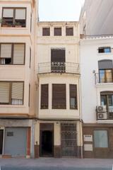 Maison  Calle enmedio 142. Casa céntrica para rehabilitar en el corazón de castellón, ideal