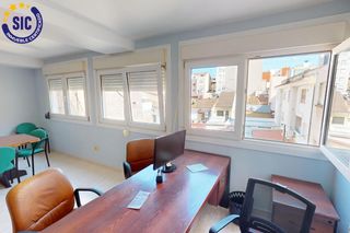 Oficina a Calle mayor 74. 2 despachos unidos y 1 trastero en el centro de castellón con ac