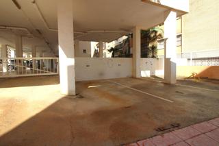 Aparcament cotxe a Calle de teruel 16. Plaza de parking entre la  playa de la concha y morro de gos