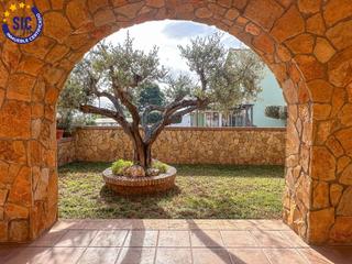 Chalet à Rio tajo 5. Fantástico chalet para entrar a vivir con 5 dormitorios, 3 baños