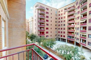 Appartement à Esperanto del 3. Piso vpo muy luminoso con balcón, garaje y trastero cerca zona a