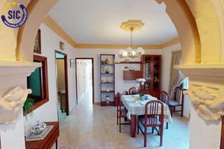 Maison à Dr ferran 8. Casa esquinera con 3 dormitorios en la parte alta de alcora con