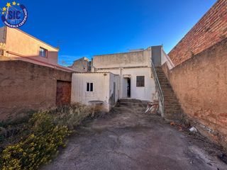 Casa a Dr ferran 8. Casa esquinera con 3 dormitorios en la parte alta de alcora con