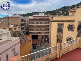 Casa a Calle vall 10. Gran casa o edificio en el corazón de alcora con 12 dormitorios,