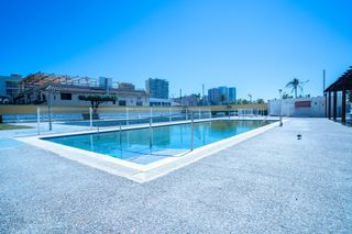 Apartamento  Avenida  columbretes 18. Precioso apartamento en primera línea con vistas a la playa de l