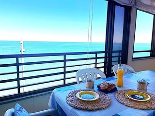 Apartamento  Paseo mtmo torre rey 5. Atractivo apartamento con vistas espectaculares al mar.