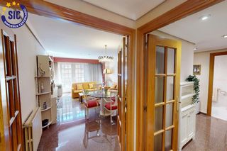 Pis a Calle poeta verdaguer 1. Bonito piso, para entrar a vivir con 4 habitaciones, 2 baños, ga