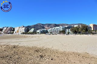 Apartament a Calle almeria 26. Apartamento dúplex  de 3 dormitorios, 2 baños, aseo y garaje en