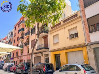 Casa en Calle alcalde tarrega 48. Casa en zona avda. capuchinos de planta baja y dos alturas en ca