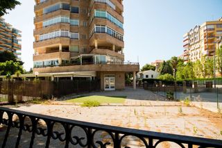 Lloguer Local Comercial a Avenida barcelona 70. Oportunidad de local comercial en benicasim con terraza y zona d