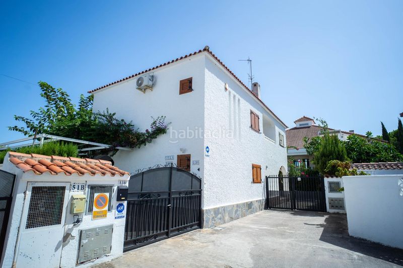 Foto dbe5c3b3-9cc9-4077-b345-71bf92f3e041. Casa adossada a calle e calatayud 49 a Playa Morros de Gos Oropesa del Mar