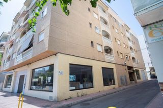 Pis  Calle dr e cervera 14. Vivienda perfecta en el pueblo y a poco metros de la playa