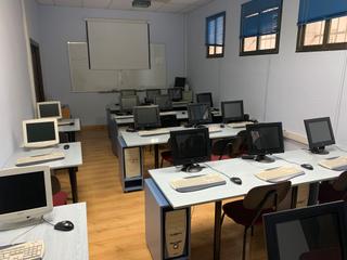 Local Comercial en Calle Topete