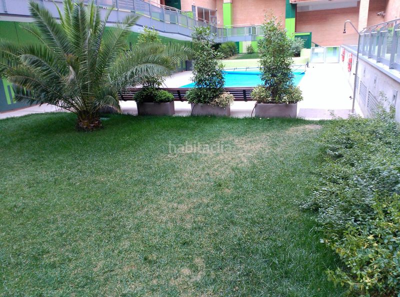 Foto bc28fb72-f9a3-47a3-a859-c8834d76716d. Pis amb calefacció piscina a Pinar del Rey Madrid