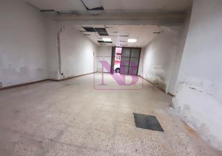 Local Comercial  Carrer d'antoni gaud. Local en venta