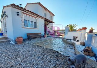 Chalet  Avinguda pasos catalans. Chalet independiente unifamiliar