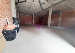 Local Comercial en Carrer de joan fuster i ortells 5. Local muy amplio  en venta