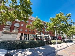 Lloguer Aparcament cotxe a Avinguda de ramon d'olzina 87. Se alquila plaza de aparcamiento y  trastero