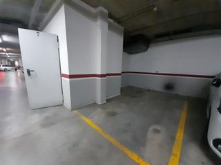 Miete Autoparkplatz in Avinguda de ramon d'olzina 87. Se alquila plaza de aparcamiento y  trastero