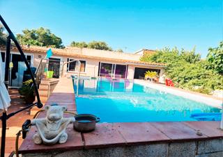 Chalet in Carrer e poligon industrial 93. Chalet independiente unifamiliar