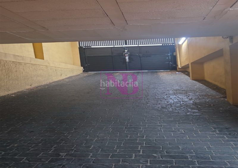 Foto c2f9cf23-0750-412e-90fd-6010f2a4ae46. Aparcament cotxe a Vila-seca poble Vila-seca