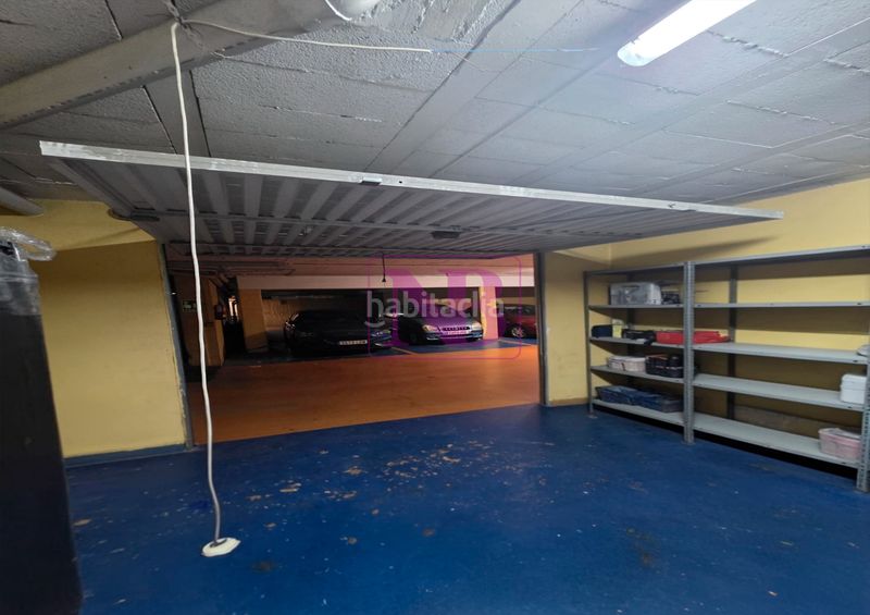 Foto f0bbfa31-ace2-461e-9c74-e009a81b7625. Aparcament cotxe a Vila-seca poble Vila-seca