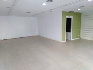 Lloguer Local Comercial a Sant joan 25. Local comercial de 2 mano en alquiler