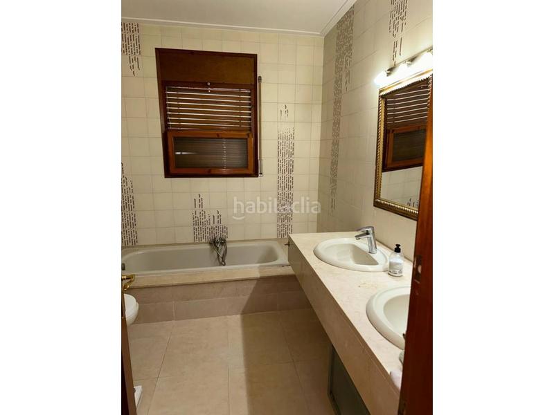 Foto 3d3e25f5-bc99-4a2c-8cd0-f9ab9535a086. Casa con riscaldamento parcheggio in Palau-solità i Plegamans