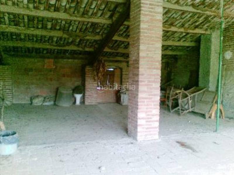 Foto accd37b8-ba6a-427d-a49b-0eb95177b65c. Masia a mura 11 a Palau-solità i Plegamans