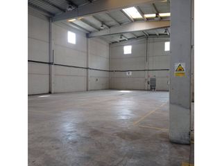 Lloguer Nau industrial  Calle can salvatella,  barberà del vallès, barcelona. Nave industrial aislada en alquiler en barberà del vallès  2.100
