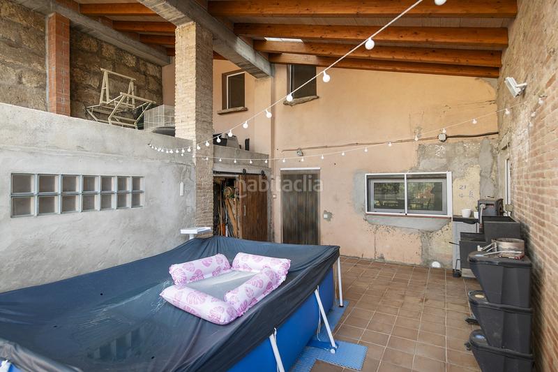 Foto 20df749d-31d3-4f79-8075-79e2d2d499a2. Casa aparellada amb calefacció a Banyoles