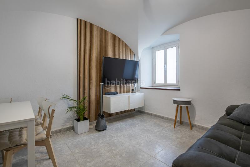 Foto 2b67340f-e685-4996-94f1-6e54e10c6356. Casa aparellada amb calefacció a Banyoles