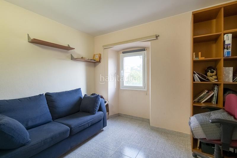 Foto 36892508-a3d0-42d8-b7f1-aed47e3d8a87. Casa aparellada amb calefacció a Banyoles