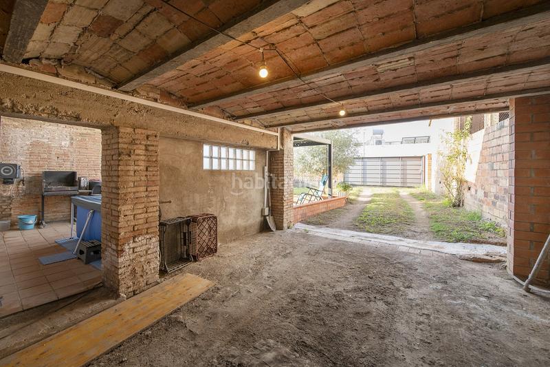 Foto afcecd9a-b322-4a38-b662-008bb3397403. Casa aparellada amb calefacció a Banyoles