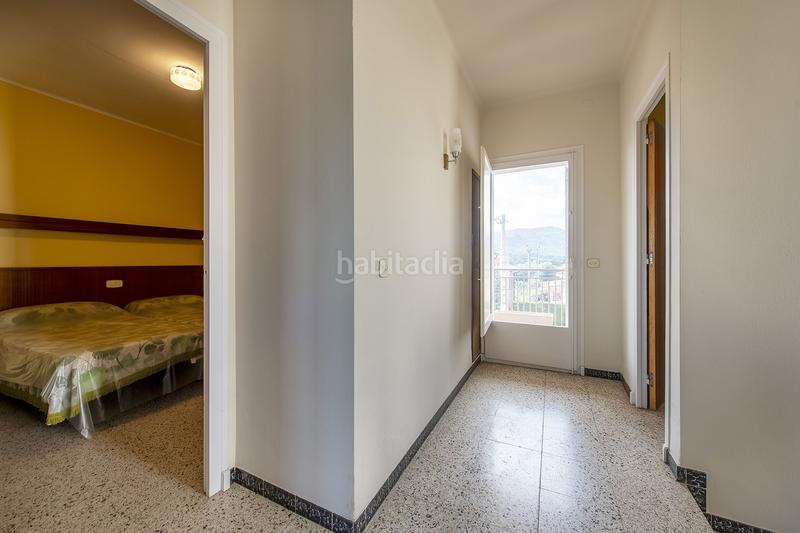 Foto d835dd2e-1a0c-4101-abdd-40e77fc4cdab. Casa amb calefacció aparcament a Banyoles