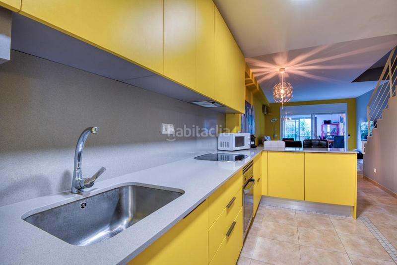 Foto f7609e56-8929-4928-b57b-827f9585d8c9. Casa adossada amb calefacció aparcament a Eixample Sant Feliu de Guíxols