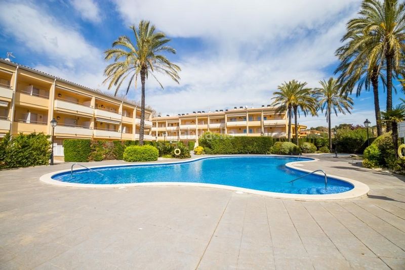 Foto 1959b7e5-c7d8-495e-8895-c6e252944e99. Planta baixa amb calefacció aparcament piscina a S´Agaró