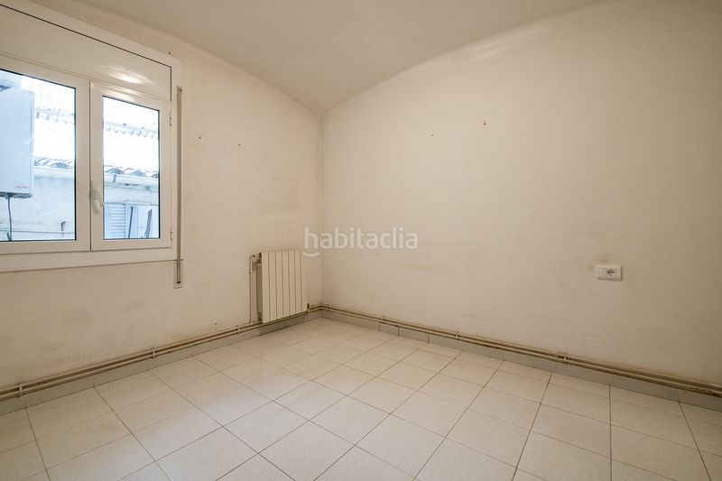 Foto fd2d2f73-10d9-4c75-8cb6-03bd7b139817. Casa adossada amb calefacció aparcament a Banyoles