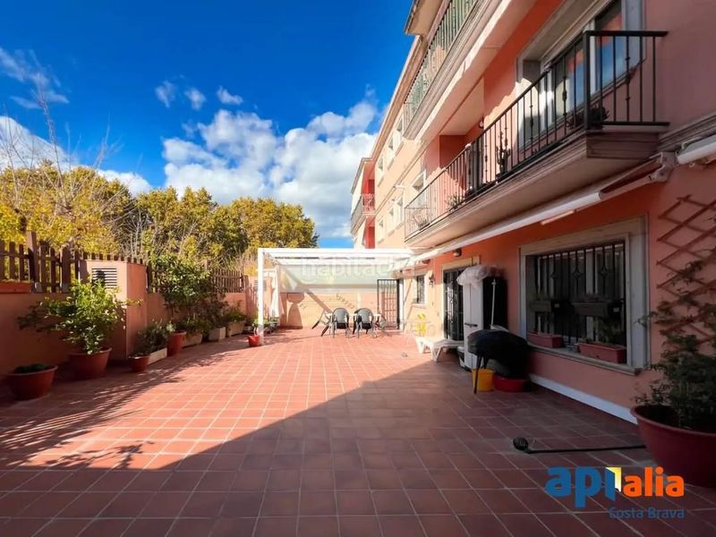 Foto f18e6781-97ea-4980-85b2-bf58c437d397. Piso en Eixample Sant Feliu de Guíxols