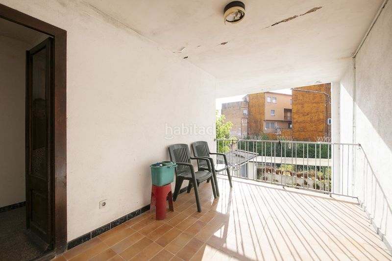 Foto 00ba5080-cd98-4aa4-bdef-9bc1745f7e8d. Casa aparellada amb calefacció a Banyoles