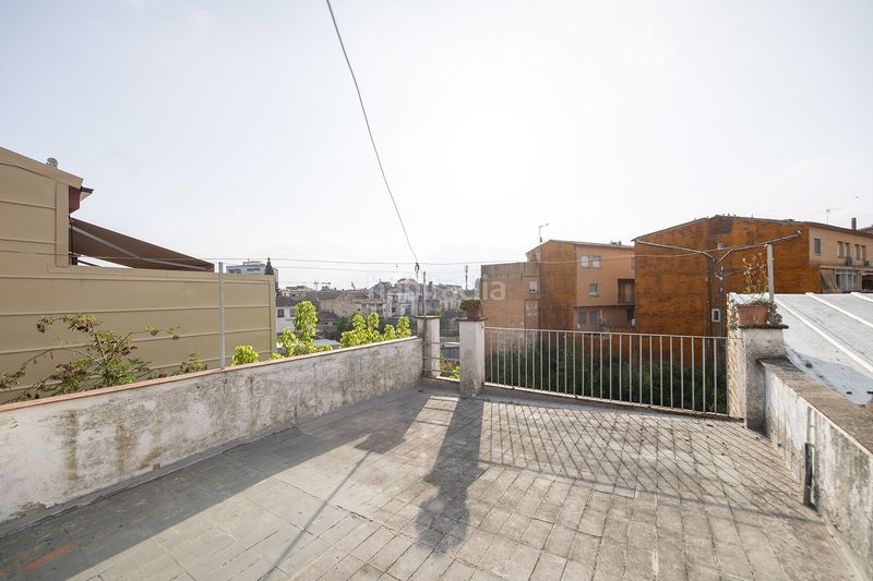 Foto 5c84a9ed-a1c5-46d1-9422-692795c0d770. Casa aparellada amb calefacció a Banyoles