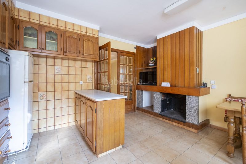 Foto 786b8147-5a3e-4c0c-940b-ca18a0d12298. Casa aparellada amb calefacció a Banyoles