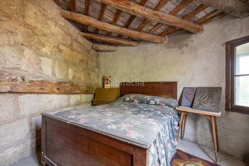 Foto ca8a414a-6307-491f-b9fe-77aad7a5e424. Casa amb calefacció aparcament a Banyoles