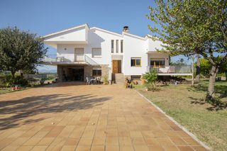 Casa in Camós