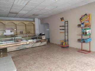 Local Comercial en Puente Tocinos. Se alquila en puente tocinos amplio local comercial!