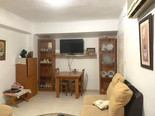 Piso  Calle santomera. Se vende en vistabella piso con tres dormitorios!