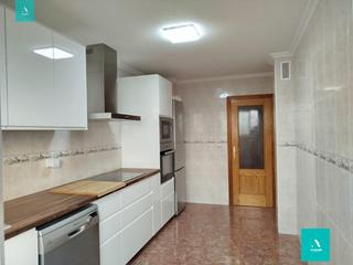 Piso  Calle murcia. Los ramos, piso amplio, luminoso y listo para entrar a vivir.