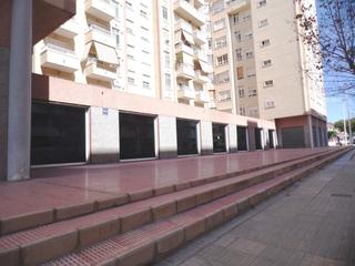 Location Local commercial à Ciutat Universitària. Local comercial en elche zona altabix, 1300 m2
