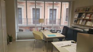 Lloguer Oficina a Centro. Entresuelo comercial en el centro de elche