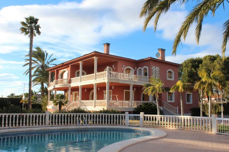 Foto c42baa6a-a758-41cc-a118-e44f188565c1. Xalet amb calefacció piscina a Valverde Elche / Elx